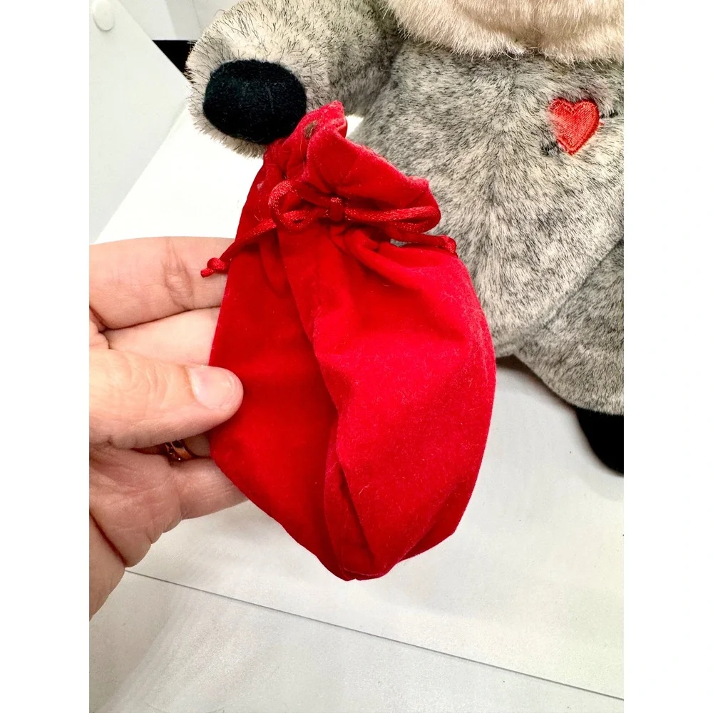 Vintage Hallmark Bandit Raccoon Plush Red Mask Heart Bag Grey Stuffed Animal‎ 9
